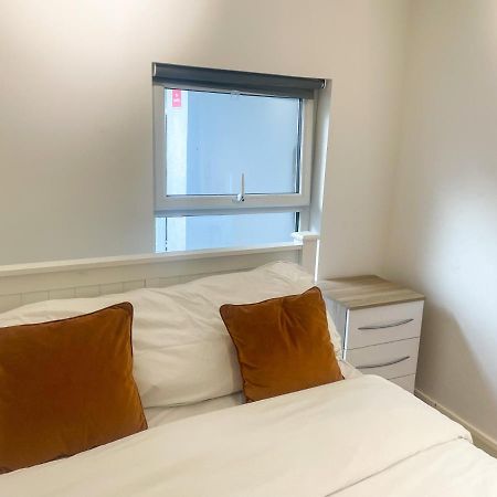 96 Uxbridge Road Apartments Λονδίνο Εξωτερικό φωτογραφία