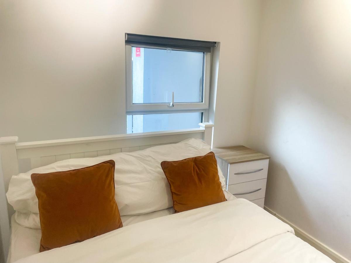 96 Uxbridge Road Apartments Λονδίνο Εξωτερικό φωτογραφία