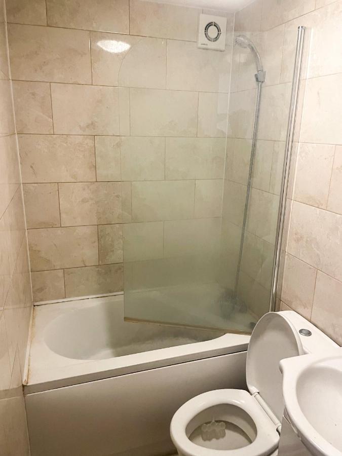 96 Uxbridge Road Apartments Λονδίνο Εξωτερικό φωτογραφία